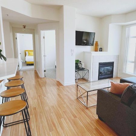 Downtown Waterfront Kelowna Oasis Newly Renovated 2Bed 2Bath Daire Dış mekan fotoğraf